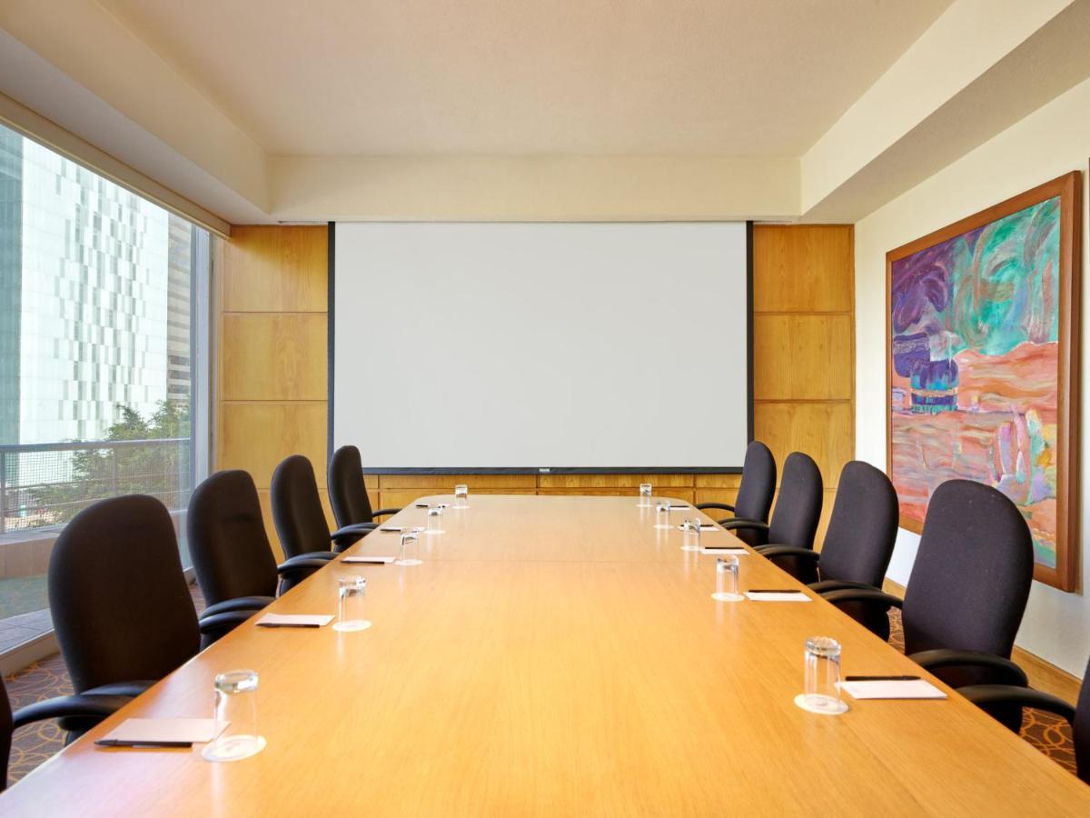 Fiesta Americana Reforma Mexico City Exterior photo A boardroom at a hotel