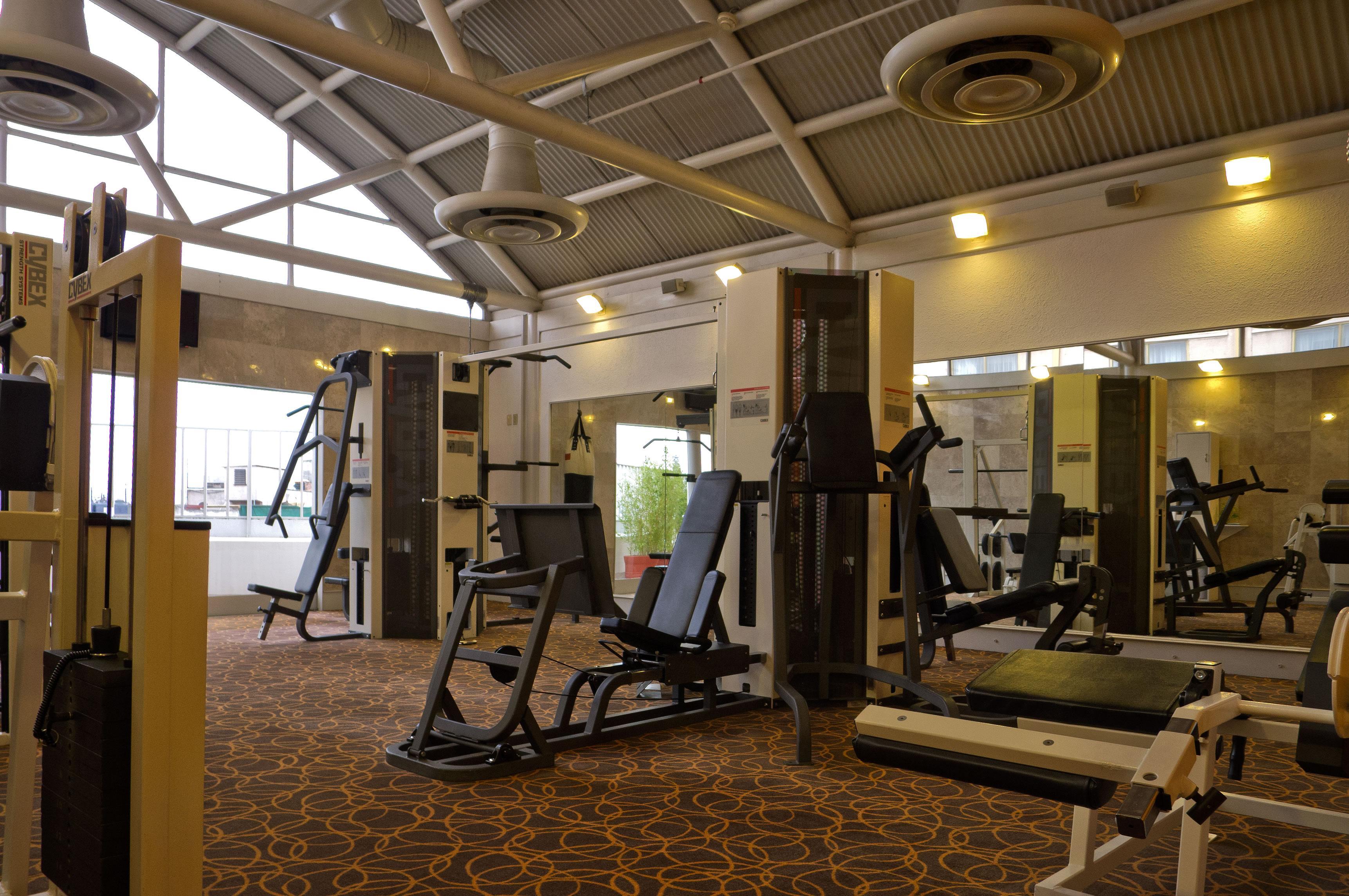 Fiesta Americana Reforma Mexico City Exterior photo The gym at the hotel