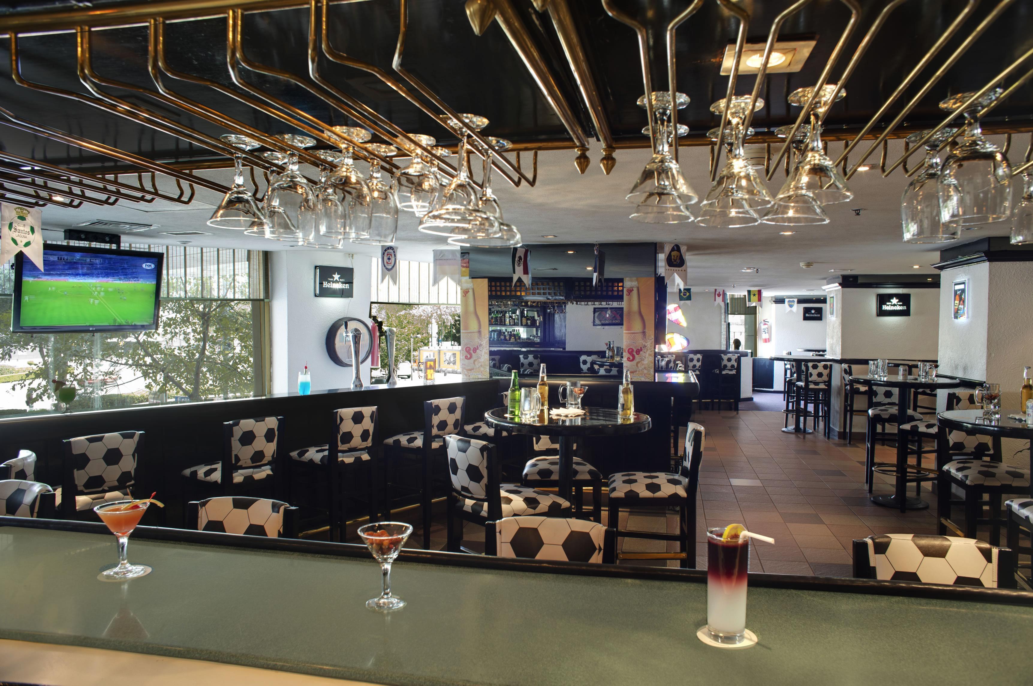 Fiesta Americana Reforma Mexico City Exterior photo The interior of the bar